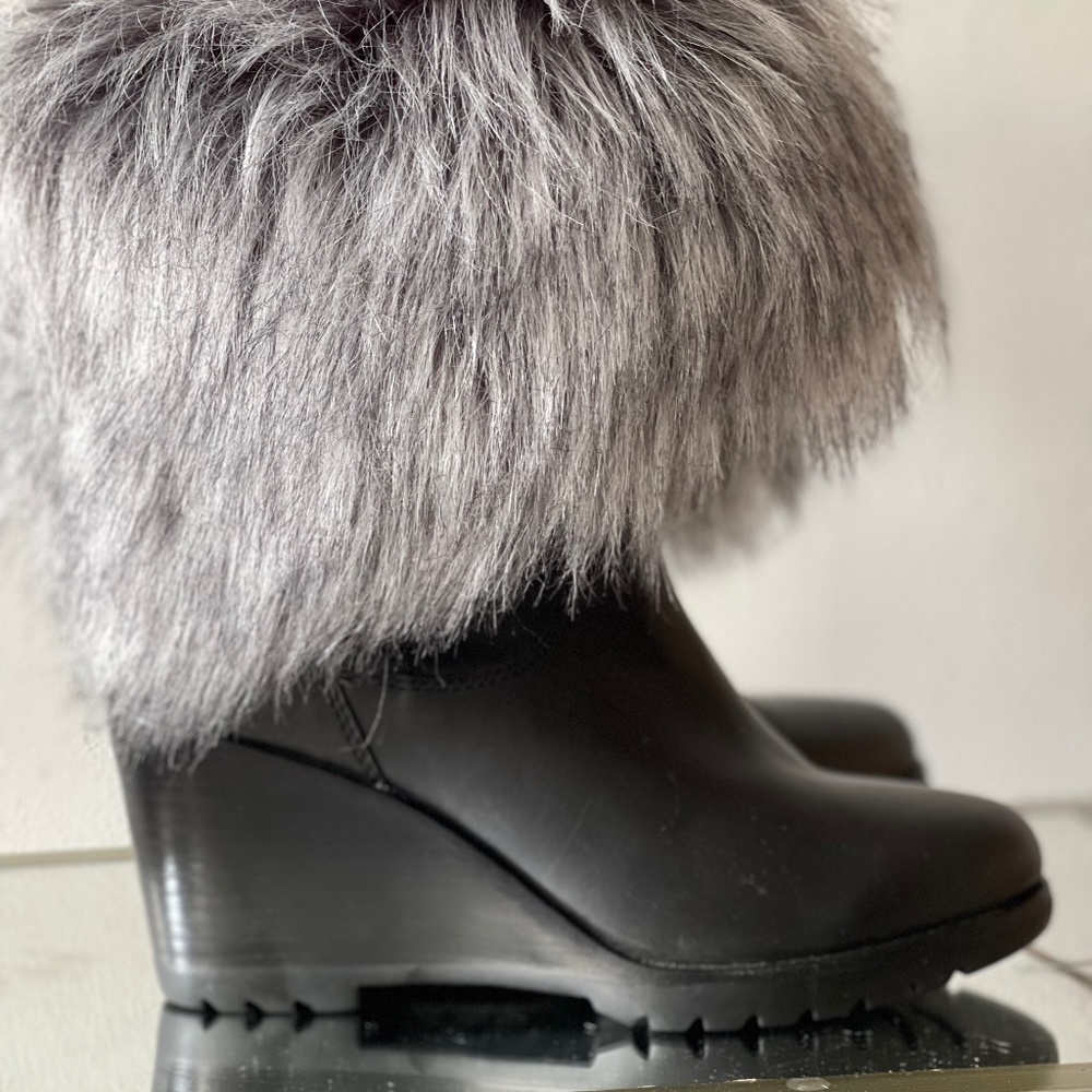 New Sorel Faux Fur Leather Wedge Boots